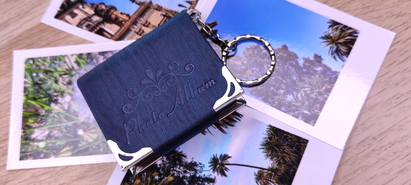 XZelenzia llavero album azul